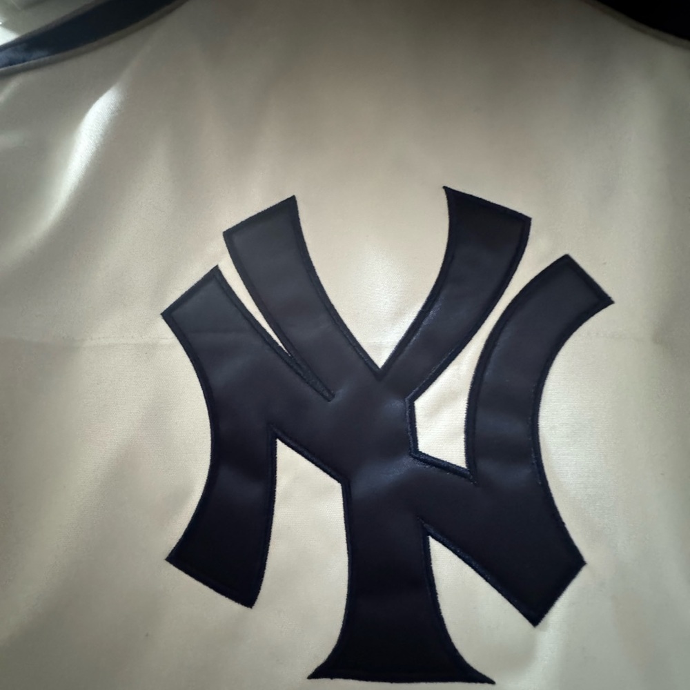 New York Yankees Jacket with Insulation - Picture 4 of 6